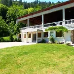 Hébergement de vacances Chateau Du Fraissinet, 6 Sleeping 2-8 Guests, Pool&river On Site Le Fraissinet