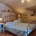 Chateau Du Fraissinet, 6 Sleeping 2-8 Guests, Pool&river On Site *