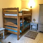 Chateau Du Fraissinet, 6 Sleeping 2-8 Guests, Pool&river On Site Hébergement de vacances *