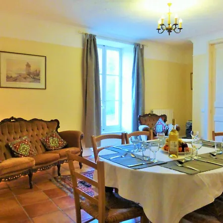 Σπίτι διακοπών Chateau Du Fraissinet, 6 Sleeping 2-8 Guests, Pool And River On Site *