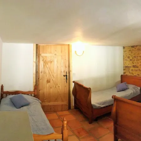 Tatil Evi Chateau Du Fraissinet, 6 Sleeping 2-8 Guests, Pool And River On Site