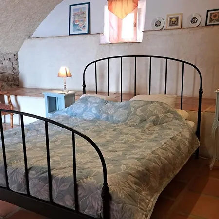 Chateau Du Fraissinet, 6 Sleeping 2-8 Guests, Pool And River On Site Tatil Evi *